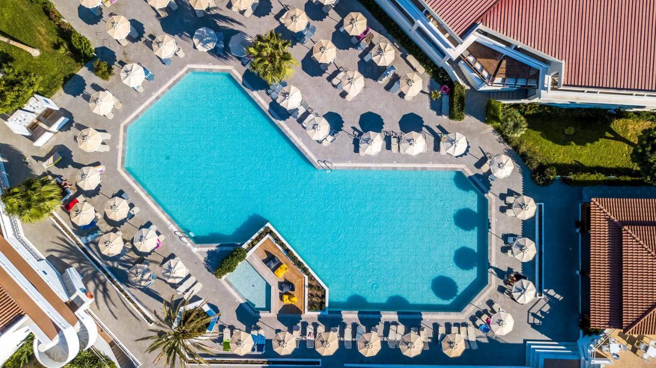 Hotel Niriides Beach โคลิมเบีย ภายนอก รูปภาพ
