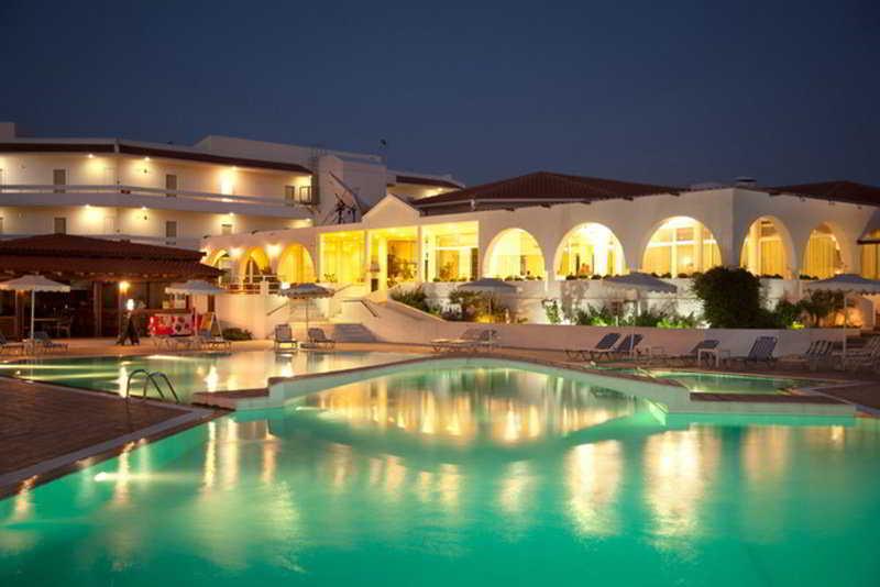 Hotel Niriides Beach โคลิมเบีย ภายนอก รูปภาพ