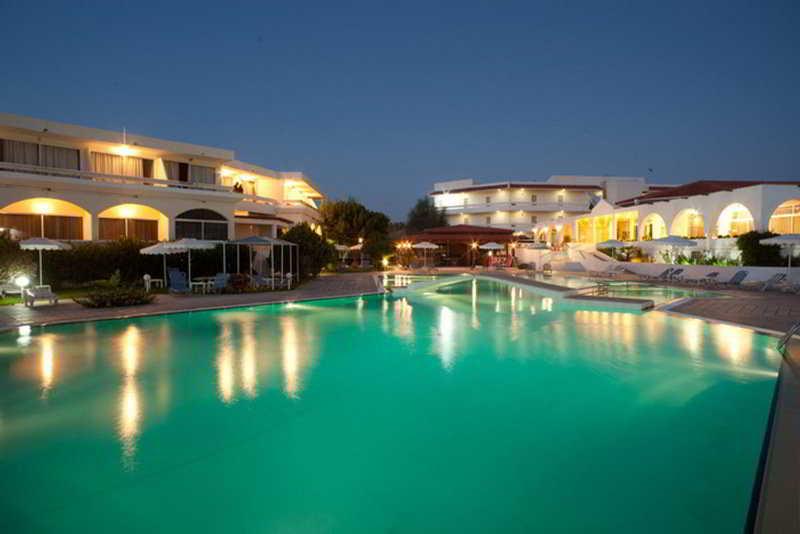 Hotel Niriides Beach โคลิมเบีย ภายนอก รูปภาพ
