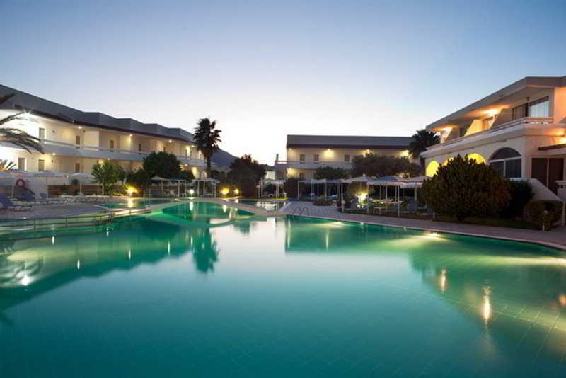 Hotel Niriides Beach โคลิมเบีย ภายนอก รูปภาพ