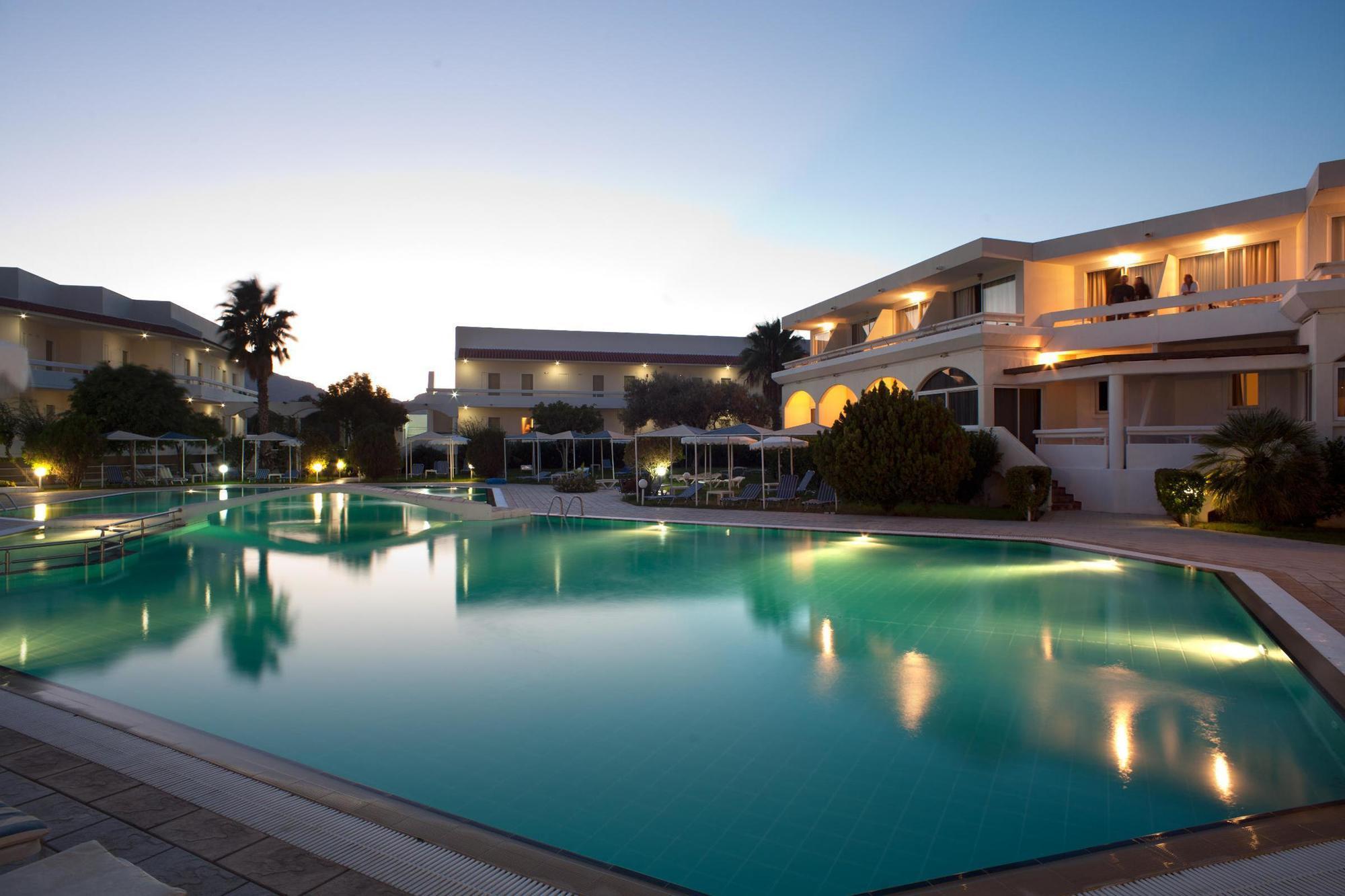 Hotel Niriides Beach โคลิมเบีย ภายนอก รูปภาพ