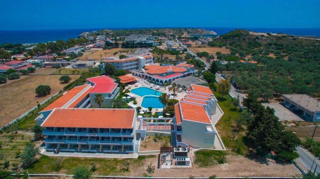 Hotel Niriides Beach โคลิมเบีย ภายนอก รูปภาพ