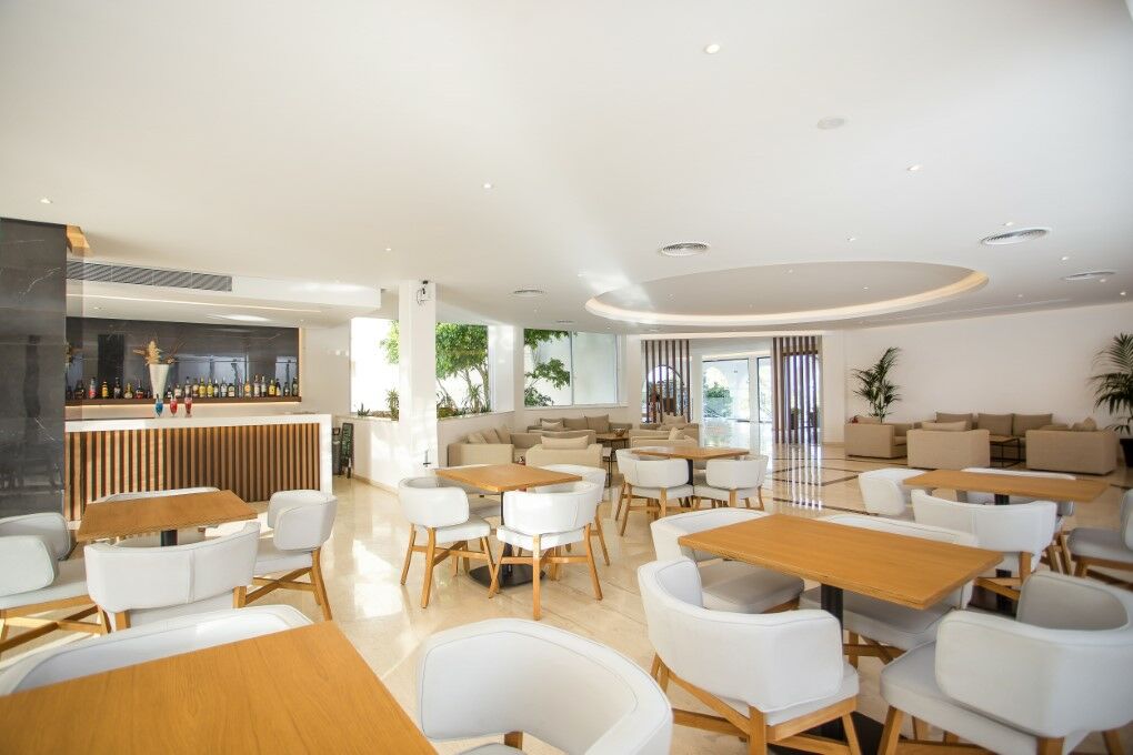 Hotel Niriides Beach โคลิมเบีย ภายนอก รูปภาพ